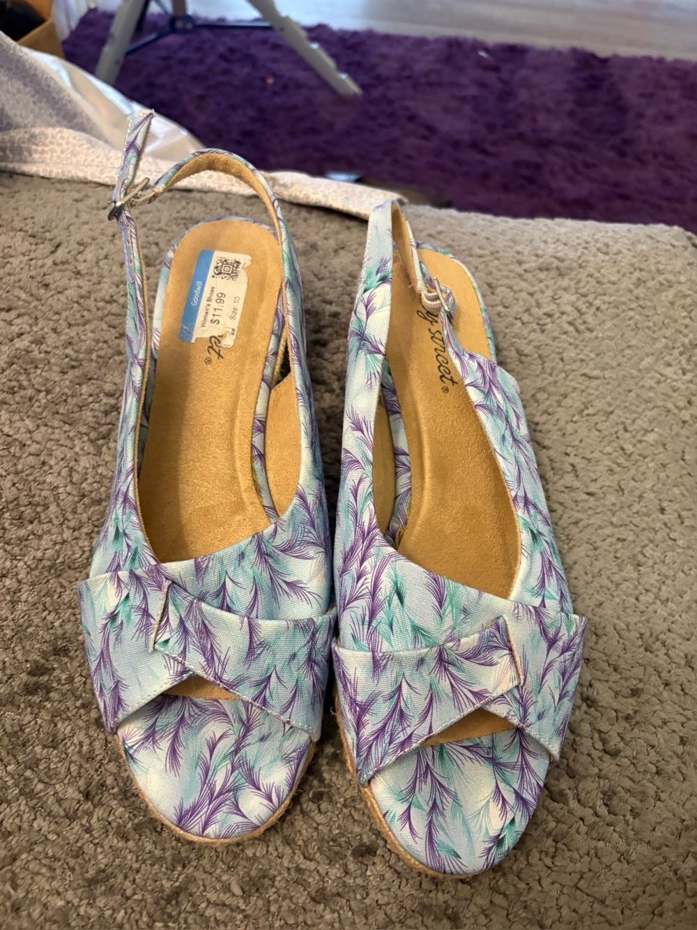 easy street Lavender & Teal Feather-Print Slingback Wedges THESE ARE A 9 not 6.5